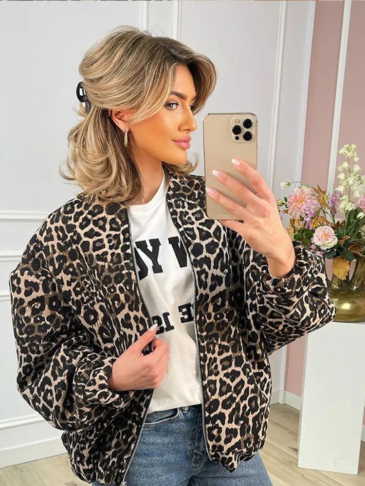 Jas met luipaardprint voor dames, ideaal voor de herfst en winter, zacht materiaal met een opvallend ontwerp voor stijlvol comfort.