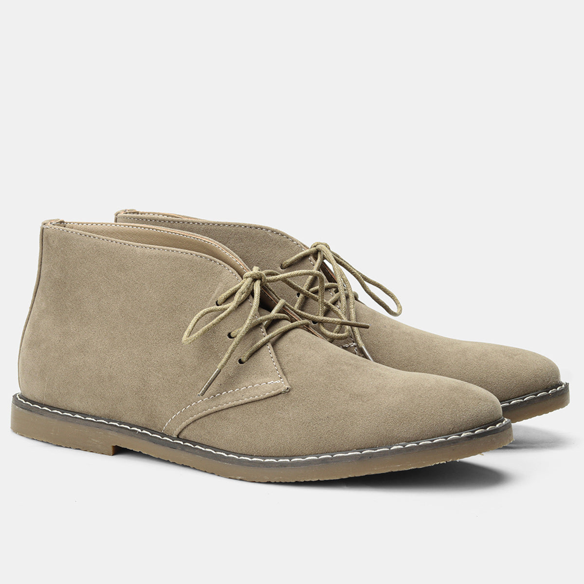 Klassieke woestijnlaarzen voor heren, stijlvol en comfortabel, ideaal voor de herfst of winter.