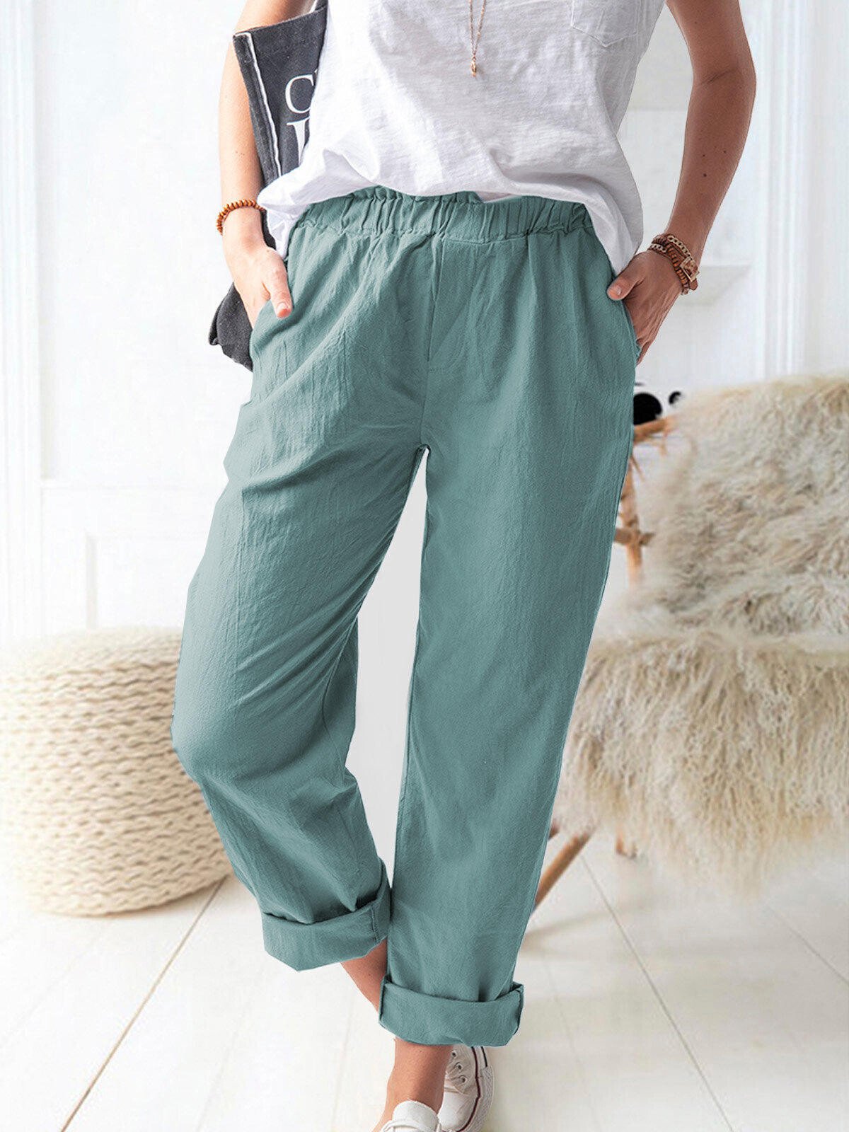 Luchtige linnen broek voor dames met een relaxte pasvorm, ademend en comfortabel voor warme dagen.