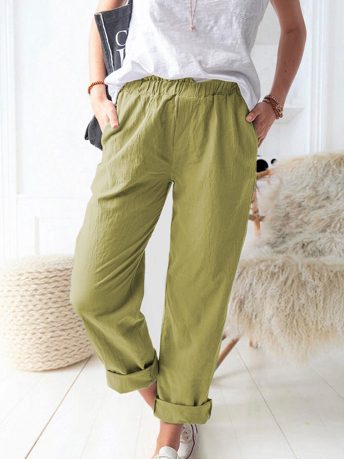 Luchtige linnen broek voor dames met een relaxte pasvorm, ademend en comfortabel voor warme dagen.