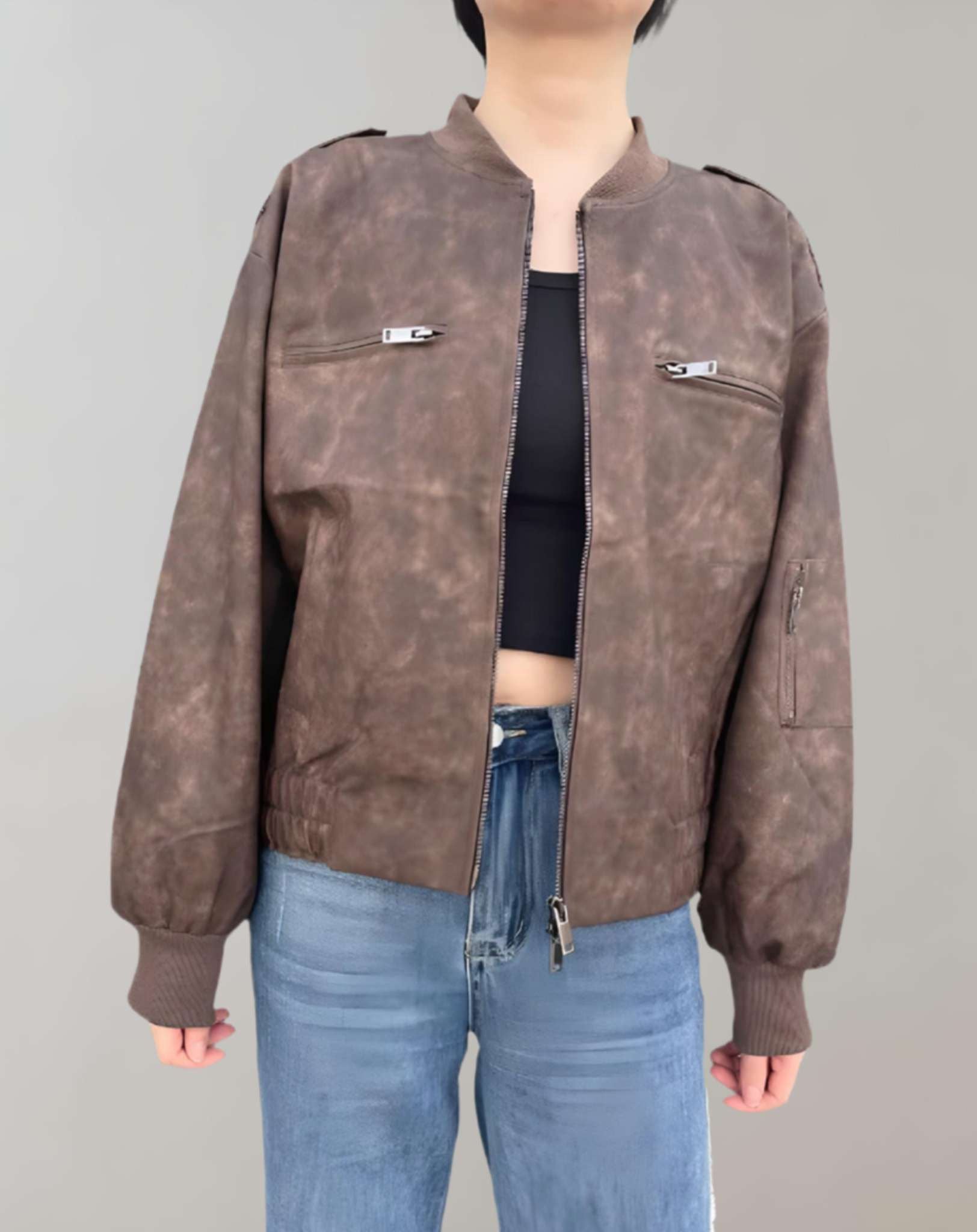 Modieus leren jas voor dames in korte vorm, ideaal voor herfst- en winterdagen, met leer van hoge kwaliteit en elastische manchetten voor comfort en bescherming