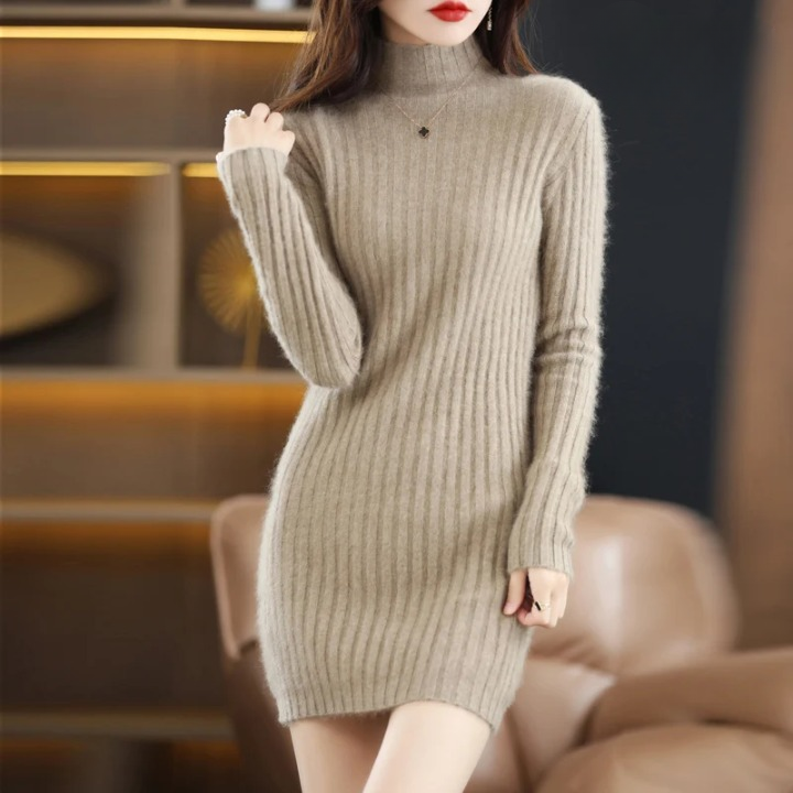 Modieuze warme jumperjurk voor dames, ideaal voor herfst- en winterdagen, met zacht materiaal en elegante snit.