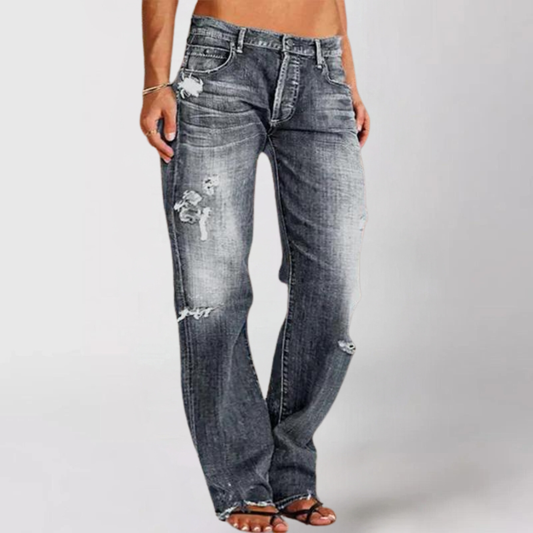Modieuze zomerbroek van lichte denim met comfortabele pasvorm en ademende stof.