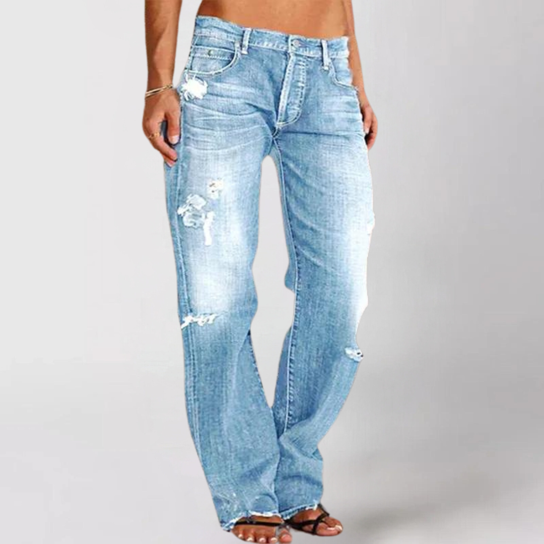 Modieuze zomerbroek van lichte denim met comfortabele pasvorm en ademende stof.