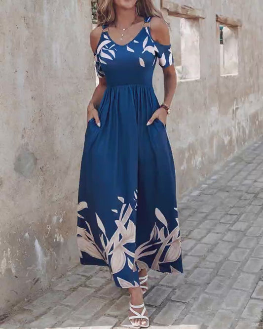 Vrouwelijk off-shoulder zomerjurkje met een luchtige pasvorm en een elegant ontwerp.