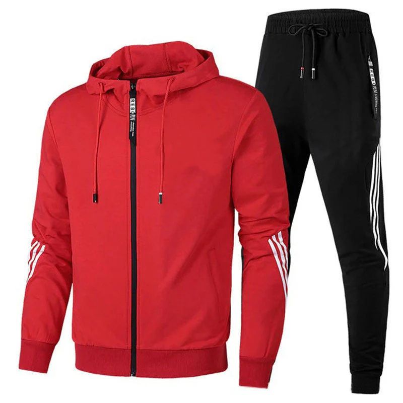Comfortabel en sportief trainingspak voor heren, ideaal voor herfst en wintertrainingen.

