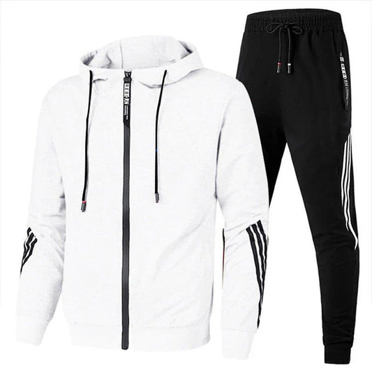 Comfortabel en sportief trainingspak voor heren, ideaal voor herfst en wintertrainingen.