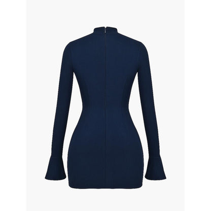 Stijlvolle jurk met lange mouwen, elegant ontwerp, ideaal voor formele gelegenheden en koele herfst- of winterdagen.
