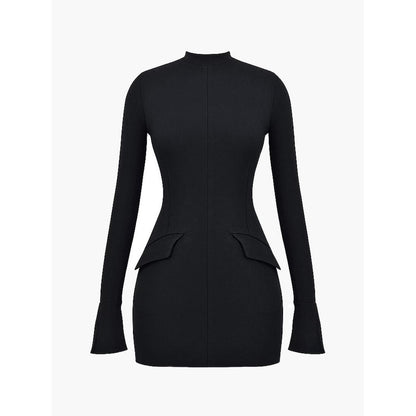 Stijlvolle jurk met lange mouwen, elegant ontwerp, ideaal voor formele gelegenheden en koele herfst- of winterdagen.