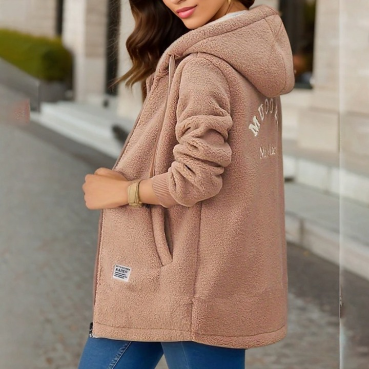 Stijlvol, warm fleecejack voor de winter met een capuchon en zakken, ideaal voor koude herfst- en winterdagen.