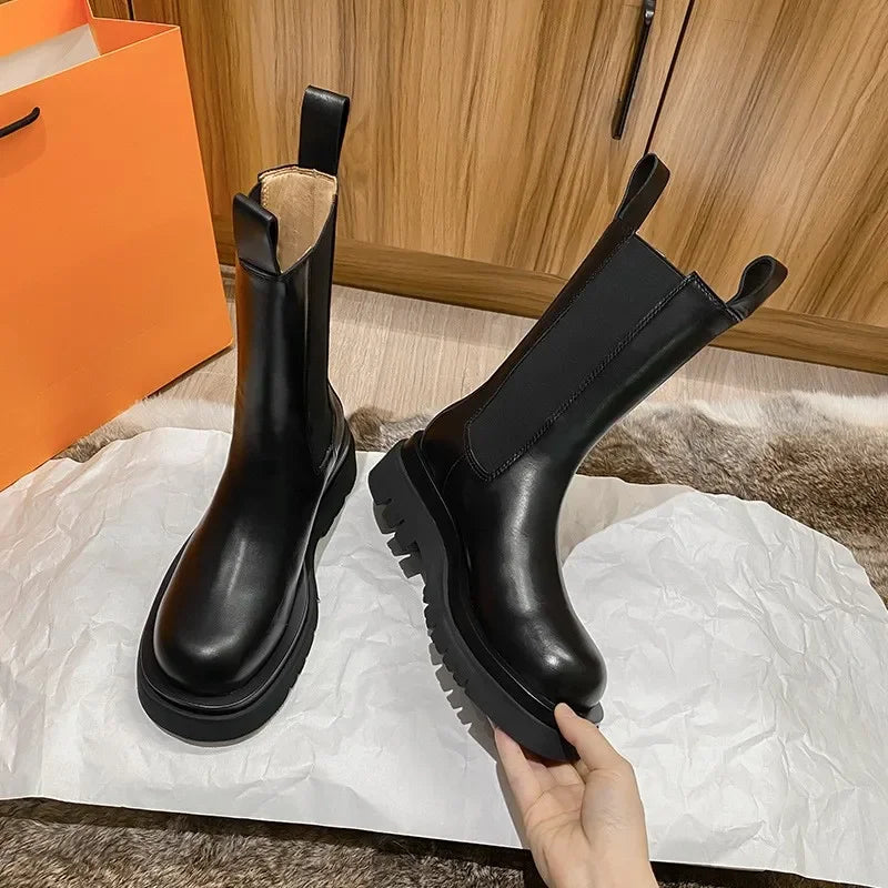 Warme platform Chelsea boots voor dames, ideaal voor koude herfst- en winterdagen.