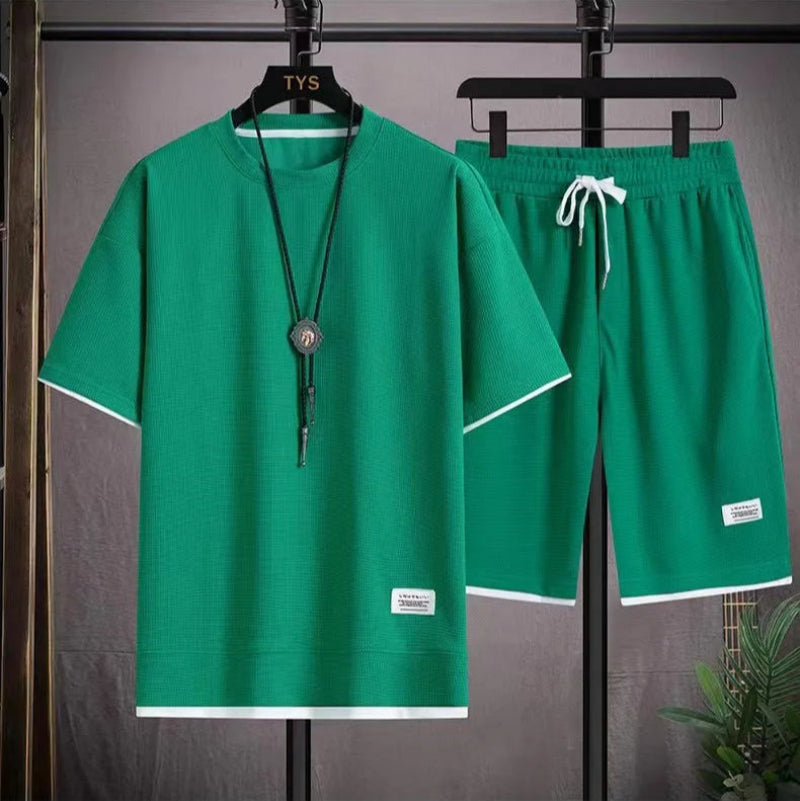 Zomerset voor mannen met shirt met korte mouwen en korte broek - stijlvol en comfortabel.
